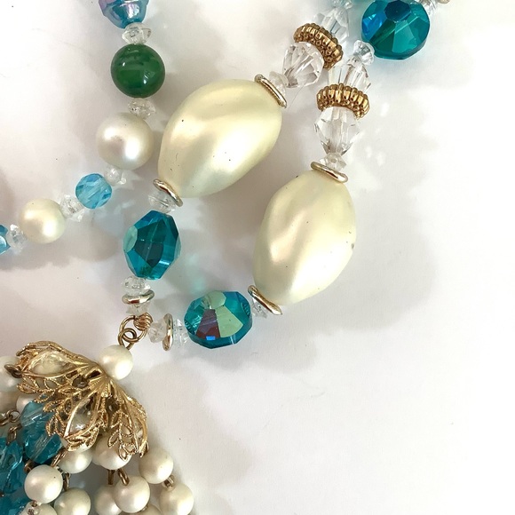 Vintage pearl and rhinestone tassel necklace with box clasp - Picture 3 of 7